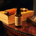 Pomp Co pečující pleťové sérum Holy Basil Non-Shine Face Serum